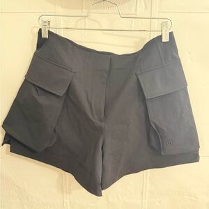 lululemon Relaxed Fit Super HR Black Cargo Shorts 4” 12